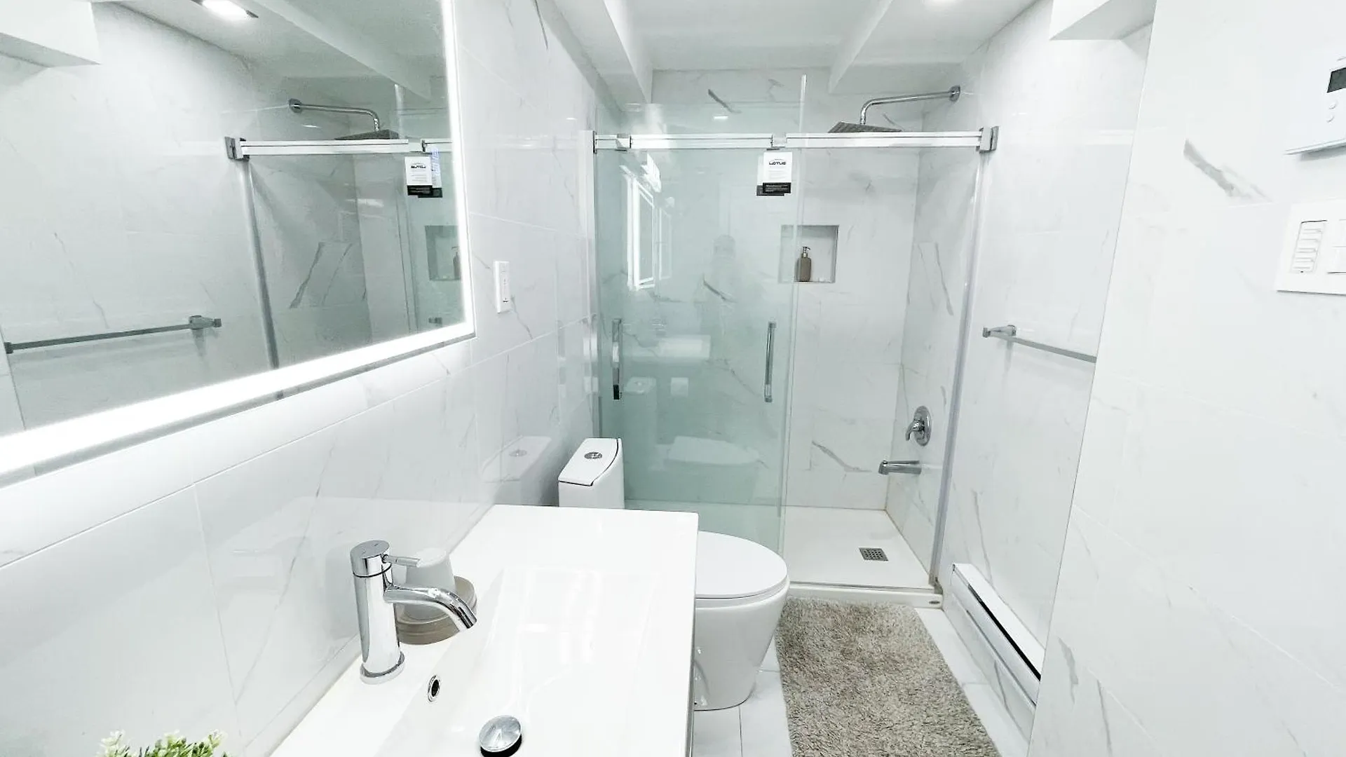 Entire Apartment Near Downtown Montreal & Trudeau Yul Airport
